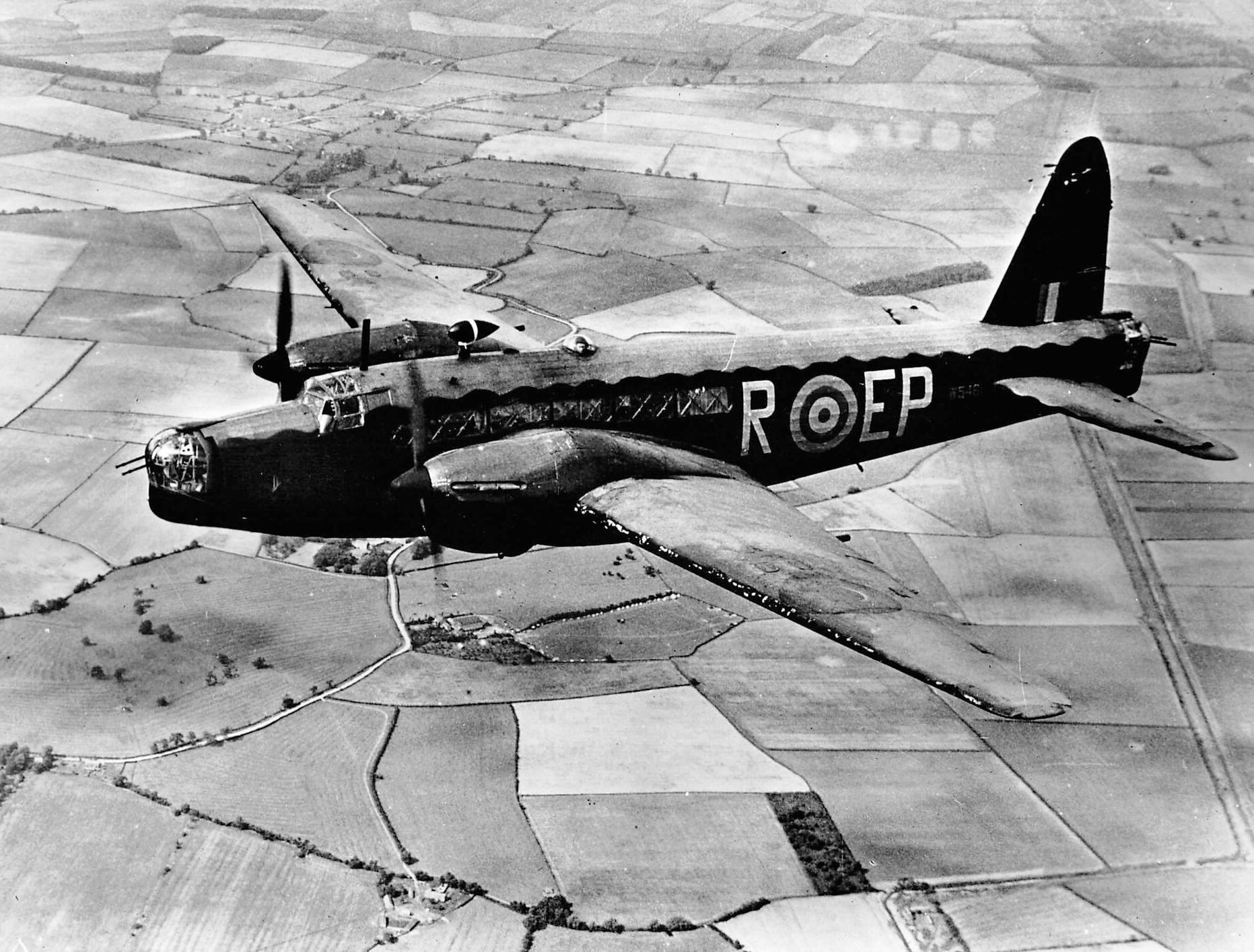Vickers Wellington Mk II - W5461 'R-EP' of 104 Sqn, RAF, 1941.