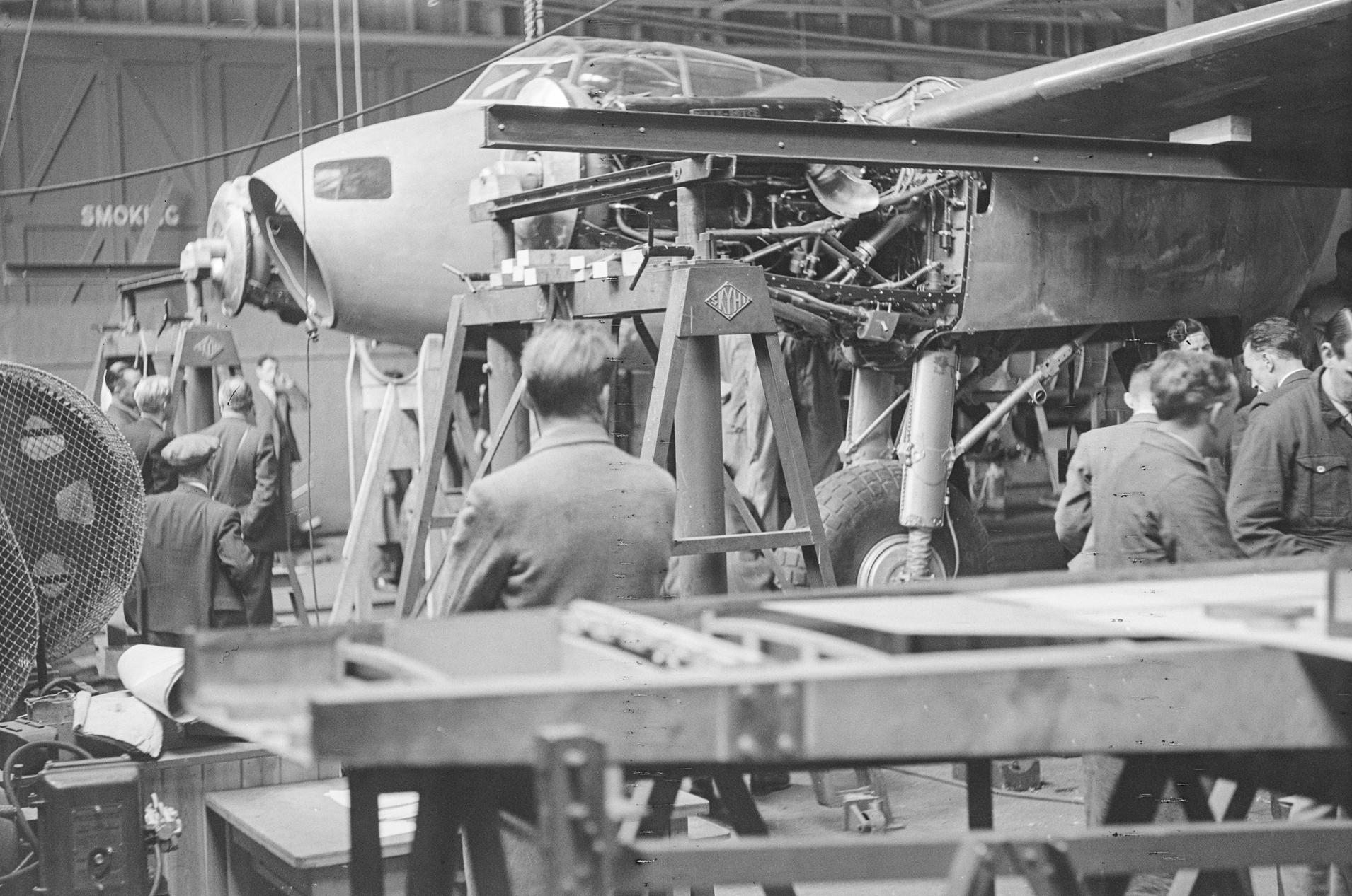 de Havilland DH.98 Mosquito prototype E0234 at Salisbury Hall, 25th October 1940.