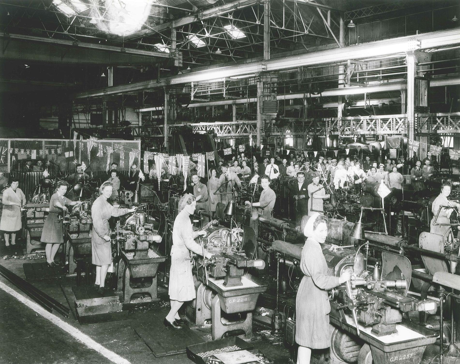 Vickers-Armstrongs Elswick machine shop during the Second World War.
